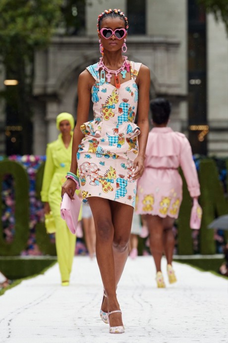 Коллекция Moschino Ready-To-Wear Весна-Лето 2022