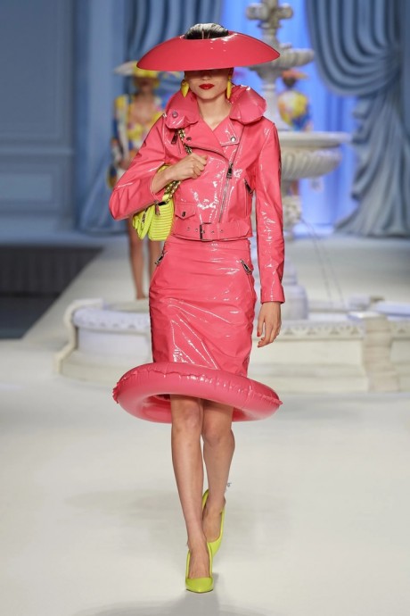 Коллекция Moschino Ready-To-Wear Весна-Лето 2023