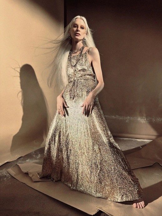 Кристен МакМенами (Kristen McMenamy) в фотосессии для журнала Vogue Japan (2023) Кристен МакМенами (Kristen McMenamy) в фотосессии для журнала Vogue Japan (2023)