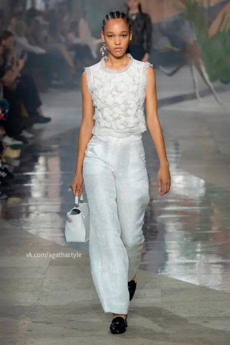 Коллекция Shiatzy Chen Ready To Wear Spring/Summer 2024 Paris Коллекция Shiatzy Chen Ready To Wear Spring/Summer 2024 Paris