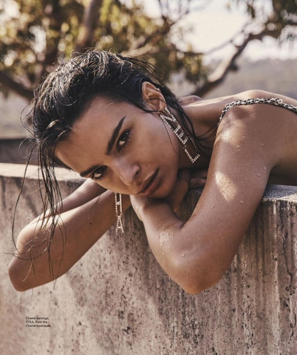 Эмили Ратаковски (Emily Ratajkowski) в фотосессии для журнала Vogue Australia Эмили Ратаковски (Emily Ratajkowski) в фотосессии для журнала Vogue Australia