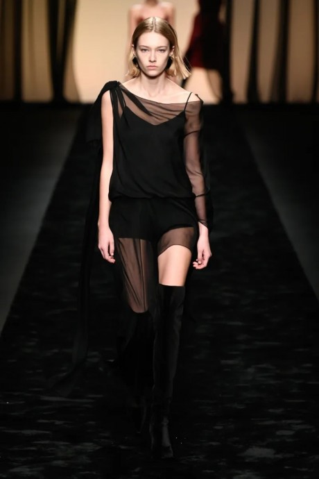 Коллекция Alberta Ferretti Ready-To-Wear Осень-Зима 2023 Коллекция Alberta Ferretti Ready-To-Wear Осень-Зима 2023