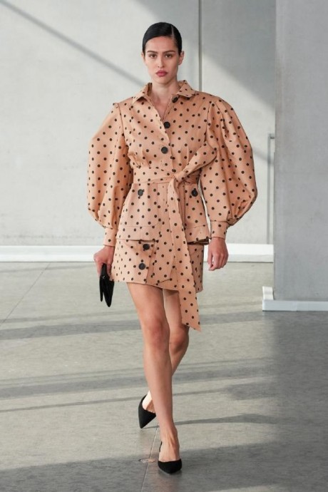 Коллекция Carolina Herrera Ready-To-Wear Весна-Лето 2024 Коллекция Carolina Herrera Ready-To-Wear Весна-Лето 2024