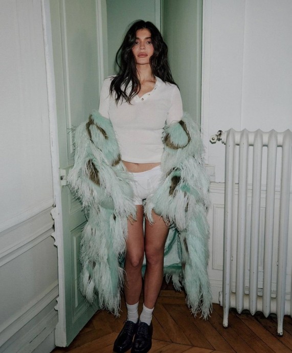 Кайли Дженнер (Kylie Jenner) в фотосессии для журнала The Wall Street Journal (2023) Кайли Дженнер (Kylie Jenner) в фотосессии для журнала The Wall Street Journal (2023)