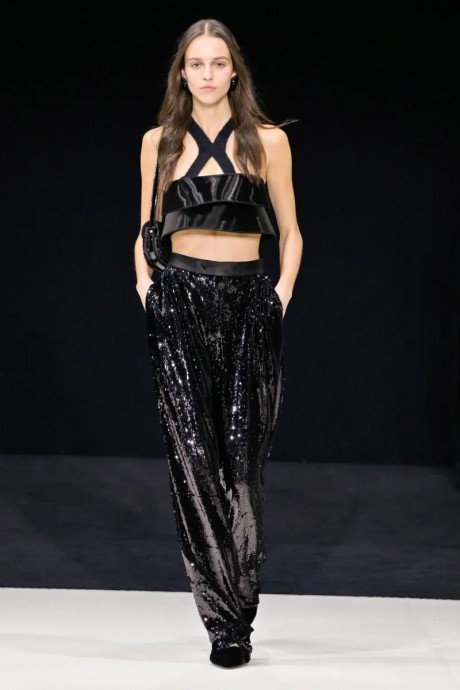 Коллекция Emporio Armani Ready-To-Wear Осень-Зима 2023 Коллекция Emporio Armani Ready-To-Wear Осень-Зима 2023