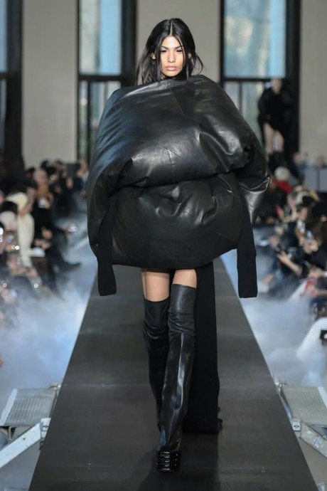 Коллекция Rick Owens Ready-To-Wear Осень-Зима 2023-2024 Коллекция Rick Owens Ready-To-Wear Осень-Зима 2023-2024