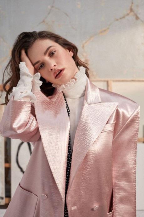 Лили Джеймс (Lily James) в фотосессии для журнала Harper’s Bazaar