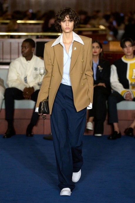 Обзор коллекции Tommy Hilfiger fall 2024 ready-to-wear Обзор коллекции Tommy Hilfiger fall 2024 ready-to-wear