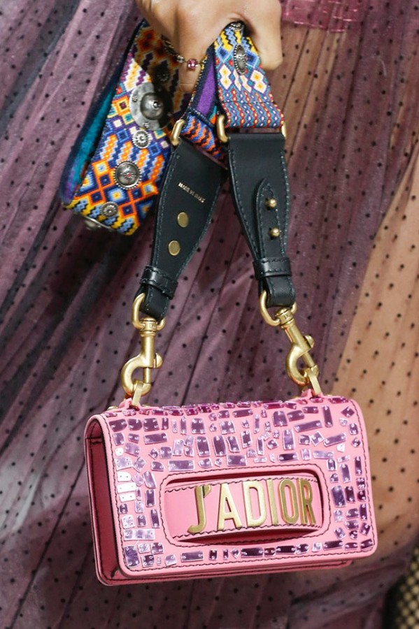 Look! Яркие сумочки Christian Dior ! Look! Яркие сумочки Christian Dior !