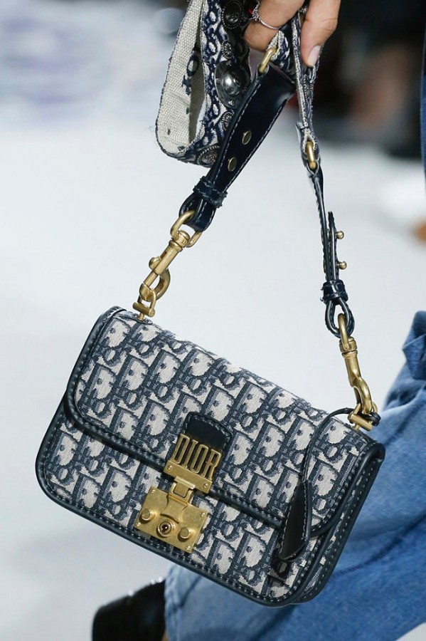 Look! Яркие сумочки Christian Dior ! Look! Яркие сумочки Christian Dior !