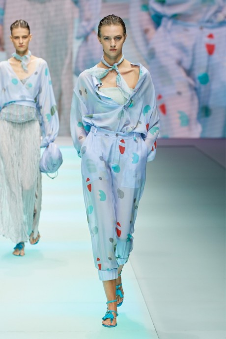 Коллекция Emporio Armani Ready-To-Wear Весна-Лето 2022 Коллекция Emporio Armani Ready-To-Wear Весна-Лето 2022