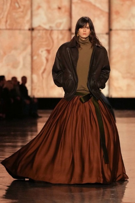 Коллекция Saint Laurent Ready-To-Wear Осень-Зима 2025-2026 Коллекция Saint Laurent Ready-To-Wear Осень-Зима 2025-2026