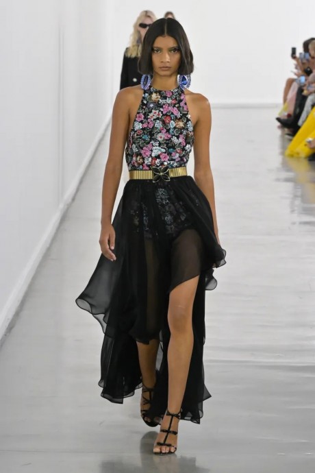 Коллекция Giambattista Valli Ready-To-Wear Осень-Зима 2023-2024 Коллекция Giambattista Valli Ready-To-Wear Осень-Зима 2023-2024