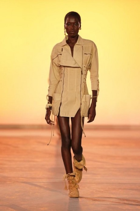 Коллекция Isabel Marant Ready-To-Wear Весна-Лето 2025 Коллекция Isabel Marant Ready-To-Wear Весна-Лето 2025