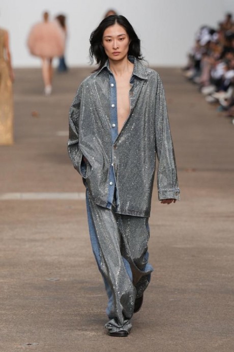 Коллекция Stella McCartney Ready-To-Wear Весна-Лето 2025 Коллекция Stella McCartney Ready-To-Wear Весна-Лето 2025
