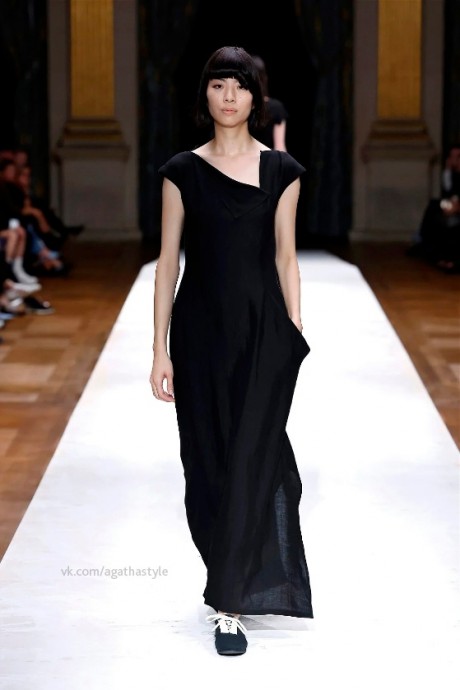 Yohji Yamamoto Ready To Wear Spring/Summer 2024 Paris Yohji Yamamoto Ready To Wear Spring/Summer 2024 Paris
