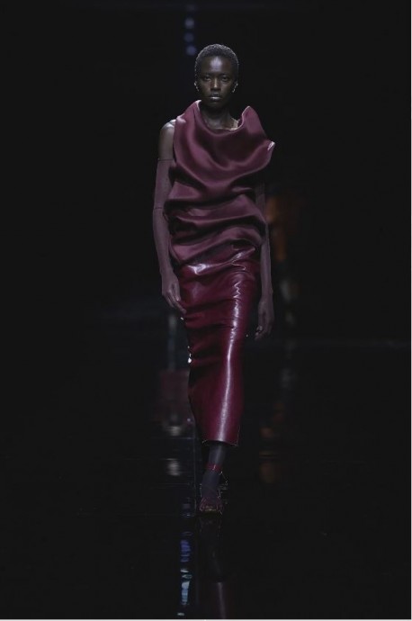 Коллекция Khaite Ready-To-Wear Fall/Winter 2024 New York Коллекция Khaite Ready-To-Wear Fall/Winter 2024 New York