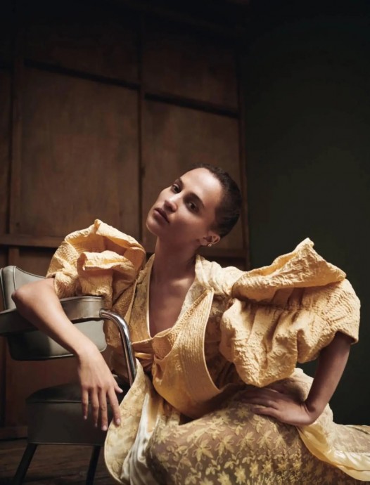 Алисия Викандер (Alicia Vikander) в фотосессии для журнала Madame Figaro (2023) Алисия Викандер (Alicia Vikander) в фотосессии для журнала Madame Figaro (2023)