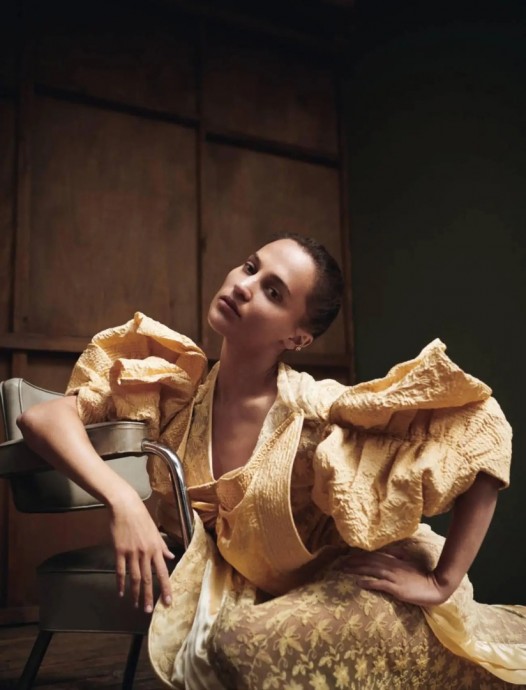 Алисия Викандер (Alicia Vikander) в фотосессии для журнала Madame Figaro (2023)