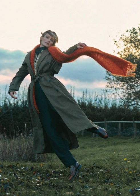 Эмбер Валлетта (Amber Valletta) в фотосессии для журнала Vogue UK (2024) Эмбер Валлетта (Amber Valletta) в фотосессии для журнала Vogue UK (2024)