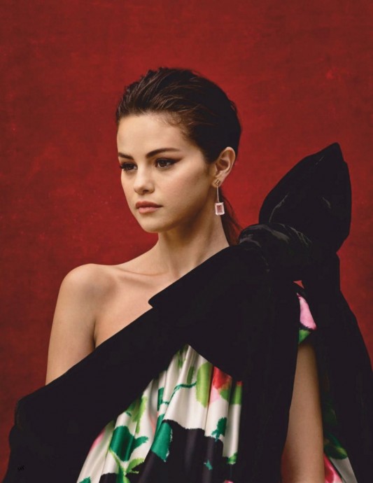 Селена Гомес (Selena Gomez) в фотосессии для журнала Vogue Mexico