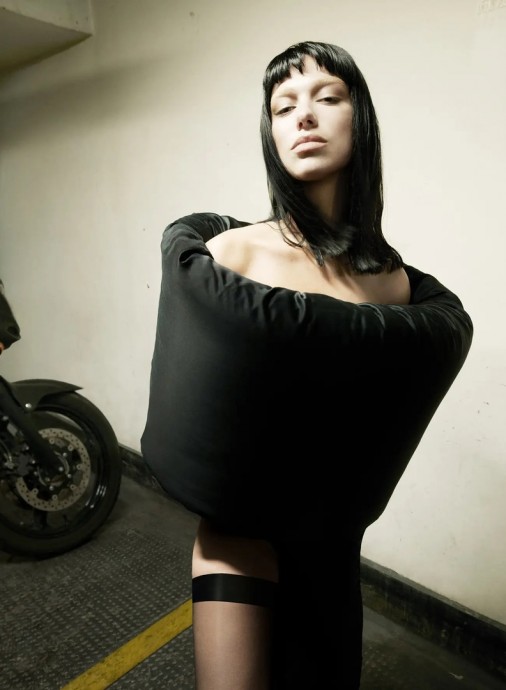 Дуа Липа (Dua Lipa) в фотосессии для журнала Vogue France (2023) Дуа Липа (Dua Lipa) в фотосессии для журнала Vogue France (2023)