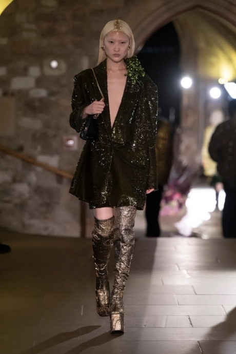 Шик, блеск, красота в новой осенней коллекции Mithridate 2024 Ready-to-Wear Шик, блеск, красота в новой осенней коллекции Mithridate 2024 Ready-to-Wear