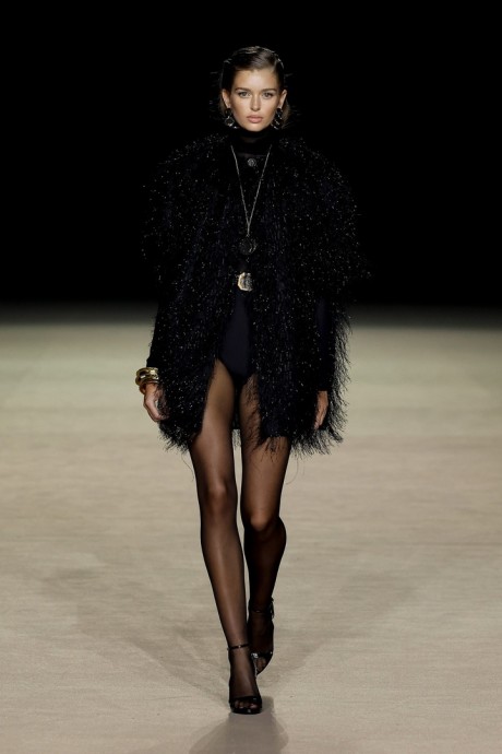 Высокая мода Carla Zampatti Resort 2025