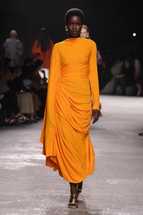 Коллекция Bottega Veneta Ready-To-Wear Весна-Лето 2025 Коллекция Bottega Veneta Ready-To-Wear Весна-Лето 2025
