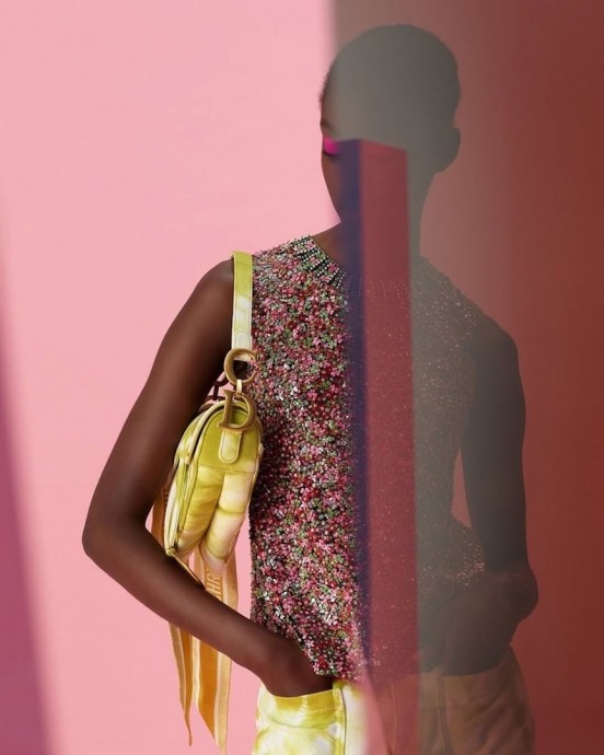 Коллекция «Мисс Диор» от Dior Cruise 2025 в журнале Dior Magazine