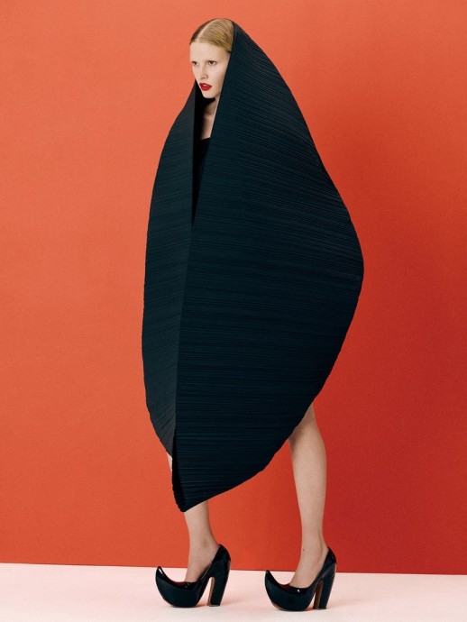 Лара Стоун (Lara Stone) в фотосессии для журнала T Magazine China (2024) Лара Стоун (Lara Stone) в фотосессии для журнала T Magazine China (2024)