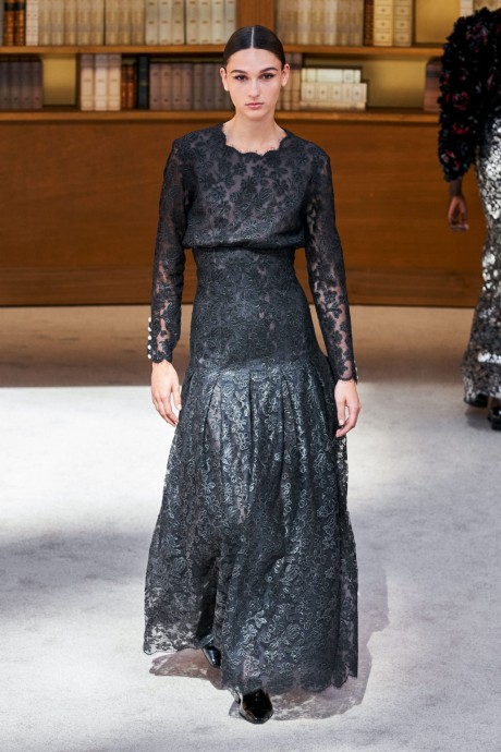 Модели коллекции Chanel Couture