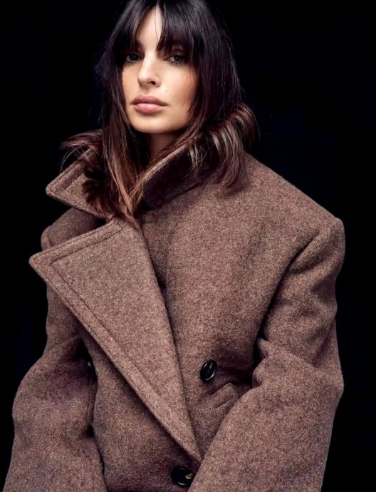 Эмили Ратаковски (Emily Ratajkowski) в фотосессии для журнала ELLE France (2024) Эмили Ратаковски (Emily Ratajkowski) в фотосессии для журнала ELLE France (2024)