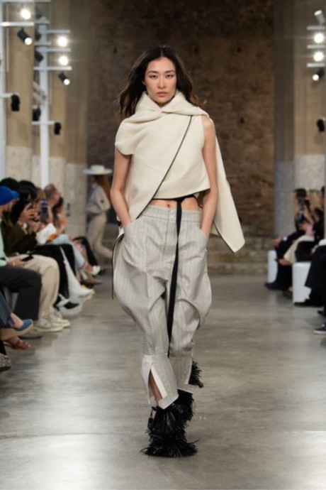 Коллекция Louis Vuitton Cruise 2025