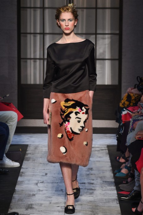 Модели коллекции Schiaparelli