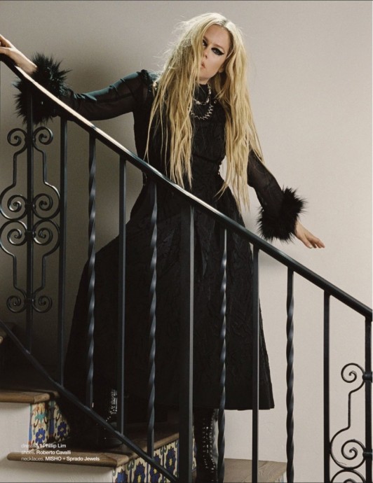 Аврил Лавин (Avril Lavigne) в фотосессии для журнала Schön! (2023)