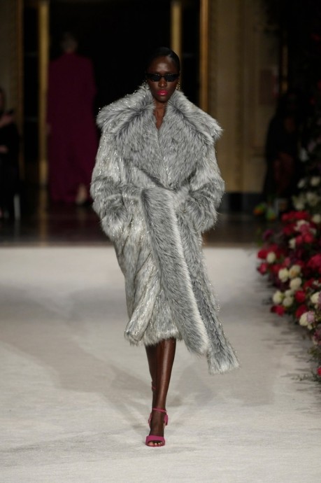 Коллекция Christian Siriano Ready-To-Wear Осень-Зима 2023 Коллекция Christian Siriano Ready-To-Wear Осень-Зима 2023