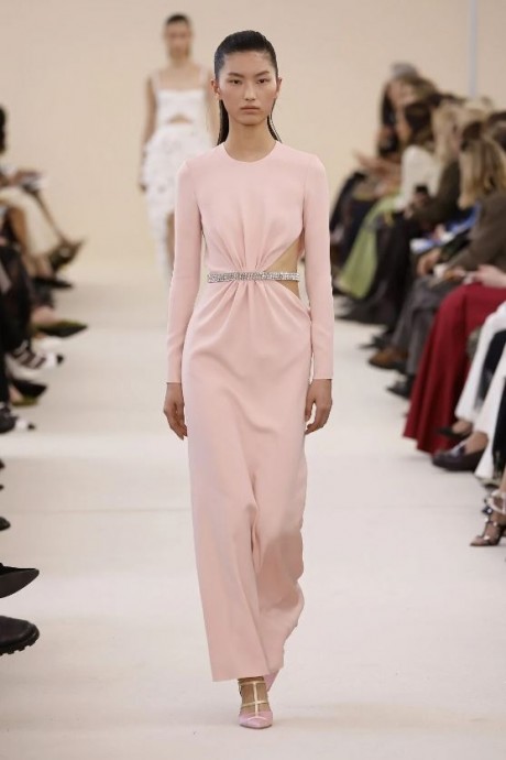 Коллекция Giambattista Valli Ready-To-Wear Fall/Winter 2024 Paris