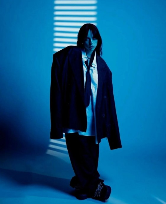 Билли Айлиш (Billie Eilish) в фотосессии для журнала “The Envelope” LA Times (2023) Билли Айлиш (Billie Eilish) в фотосессии для журнала “The Envelope” LA Times (2023)