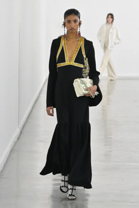 Коллекция Giambattista Valli Ready-To-Wear Осень-Зима 2023-2024 Коллекция Giambattista Valli Ready-To-Wear Осень-Зима 2023-2024