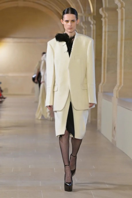 Коллекция Victoria Beckham Ready-To-Wear Осень-Зима 2023-2024 Коллекция Victoria Beckham Ready-To-Wear Осень-Зима 2023-2024