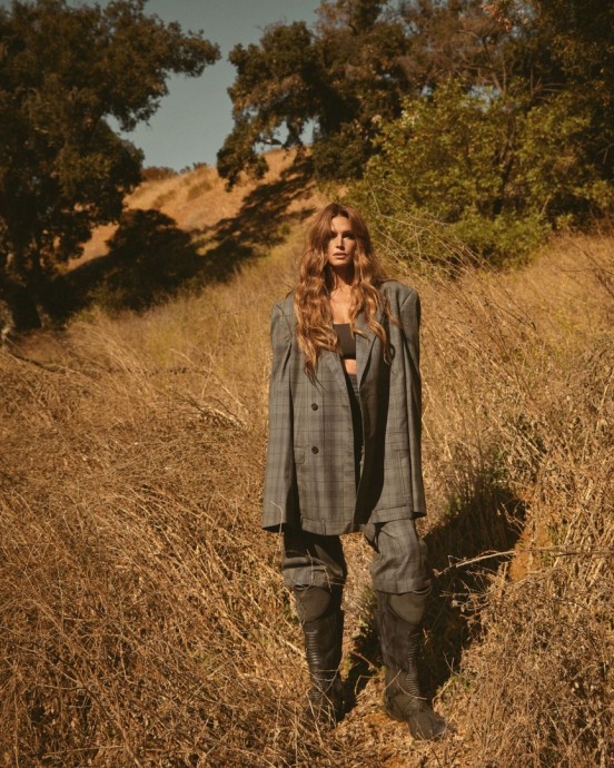 Синди Кроуфорд (Cindy Crawford) в фотосессии для журнала Flaunt (2024) Синди Кроуфорд (Cindy Crawford) в фотосессии для журнала Flaunt (2024)