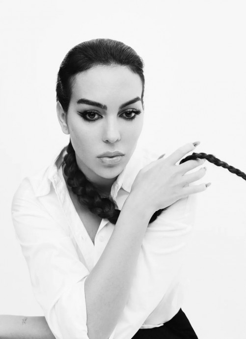 Джорджина Родригес (Georgina Rodriguez) в фотосессии для журнала Vogue Mexico & Latin America (2024) Джорджина Родригес (Georgina Rodriguez) в фотосессии для журнала Vogue Mexico & Latin America (2024)