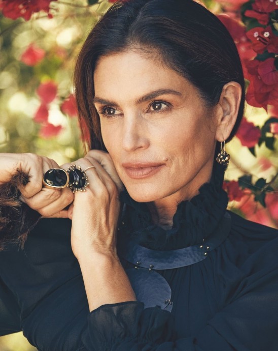 Синди Кроуфорд (Cindy Crawford) украсила выпуск журнала Tatler