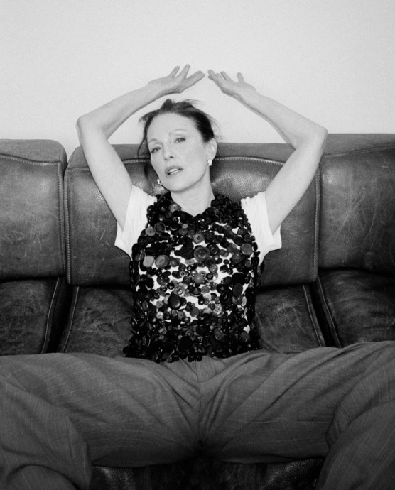 Джулианна Мур (Julianne Moore) в фотосессии для журнала Cultured (2025)