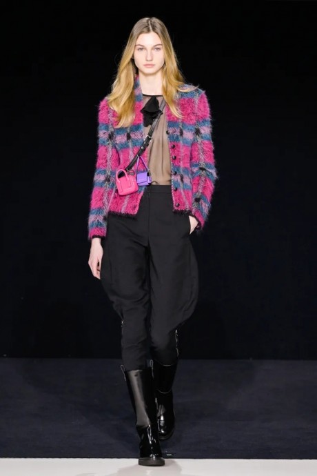 Коллекция Emporio Armani Ready-To-Wear Осень-Зима 2023 Коллекция Emporio Armani Ready-To-Wear Осень-Зима 2023
