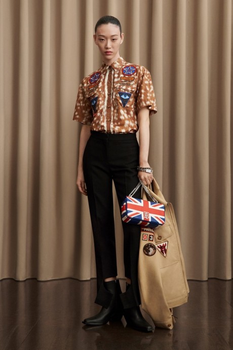 Коллекция Burberry Pre-Fall Осень-Зима 2021/2022