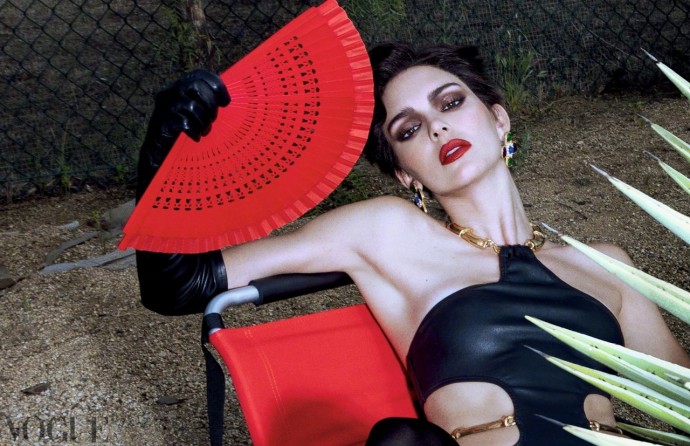 Кендалл Дженнер (Kendall Jenner) в фотосессии для журнала Vogue China Кендалл Дженнер (Kendall Jenner) в фотосессии для журнала Vogue China