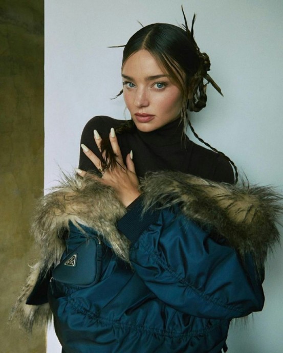 Миранда Керр (Miranda Kerr) в фотосессии для журнала Harper’s Bazaar Greece