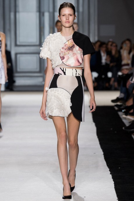 Модели коллекции Giambattista Valli